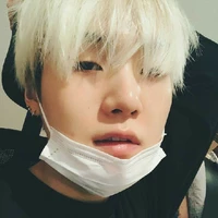 Yoongi(hắn)