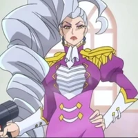 cô hiệu trưởng Gloria