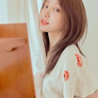 Kim Hani( mẹ ruột của Y/n)