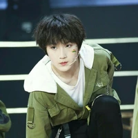 Triệu Quán Vũ ( bạn cậu)