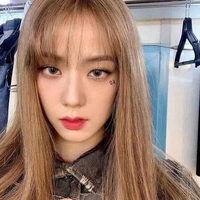 Kim Jisoo (cô)