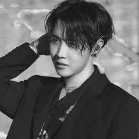 Hoseok (HS)