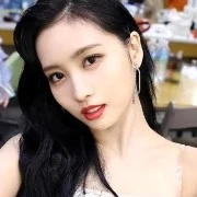 Kim Momo