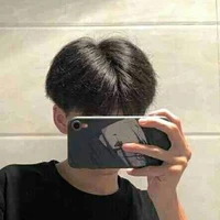 hoàng Vĩ(hiệu trưởng bn của Tuyết vs My)