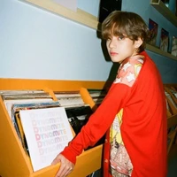 Anh- Kim TaeHyung( V)