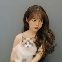 Linh Ngọc Đàm ( chị  Y )