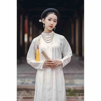 Trúc Linh( bạn thân  của Hồng Linh 