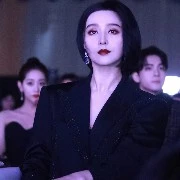 Mẹ cô