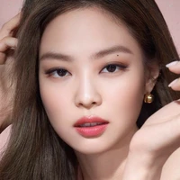 JENNIE