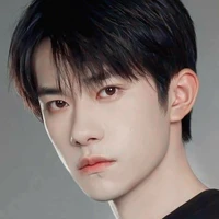 Dịch Dương Thiên Tỷ (anh họ cậu)