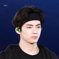 KIM TAEHYUNG ( V)