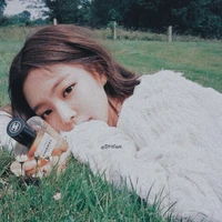 KIM JENNIE ( NIE )