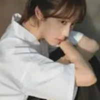 Mỹ Duyên. Một Nhân Viên.