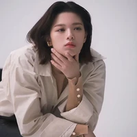 Jeongyeon(cj của lisa)