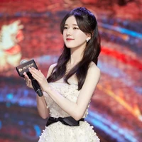 Triệu Lộ Tư