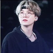 Suga/ bố chaeyoung