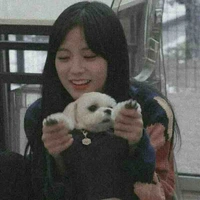 Kim Jisoo(chị họ Lisa)