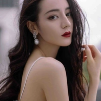 Địch Lệ Nhiệt Ba(dì Y/N)