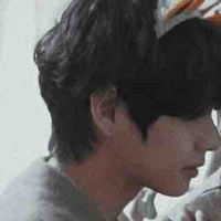 Kim Taehyung ( hắn )