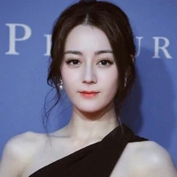 Địch Lệ Nhiệt Ba( mẹ Trương Cực)