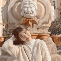 IU