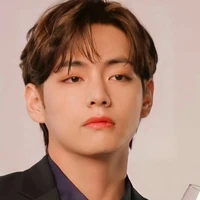 Kim Taehyung - hắn