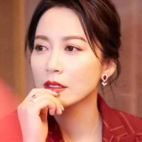 Tố Nhã - mẹ cô