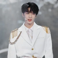 LƯU DIỆU VĂN