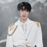 LƯU DIỆU VĂN