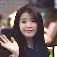 IU ( mẹ Lisa )