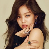 Jennie Kim ( bạn thân Rosé )