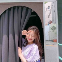 Lia_:>>