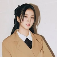 Kim Jisoo(Kim Trí Tú)