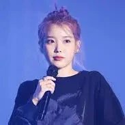 IU (chị ruột lisa)