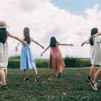 nhóm bạn thân
