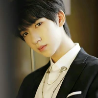 Hạ Tuấn Lâm(anh)