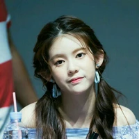 Lee Daisy