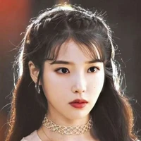 La IU Manoban (chị họ Lisa)