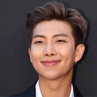 Kim Namjoon ( ba Jennie, Taehyung)