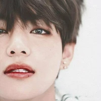 V ( Taehuyng)