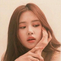 @roses_are_rossie