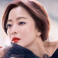 •Huyền Ngọc• Mẹ cô•