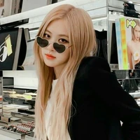 Park Chae Young - Rosé