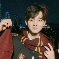 Thần Dật