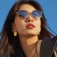 Bae Soo-ji ( Suzy)