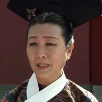 Cô cô phụ trách tuyển tú