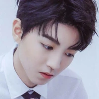 vương Tuấn Khải