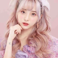 Trịnh Nãi Hinh(chị ba cậu)