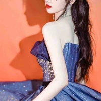 Cúc Tịnh Y(chị hai cậu)