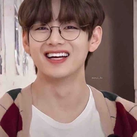 Kim Taehyung ( ban ngày )